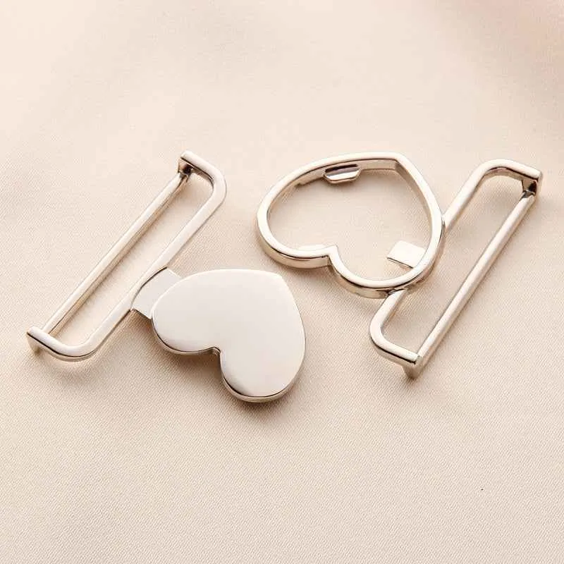 30/40mm Heart-Shaped Belt Buckles - Romantic Metal Clasps 20pcs