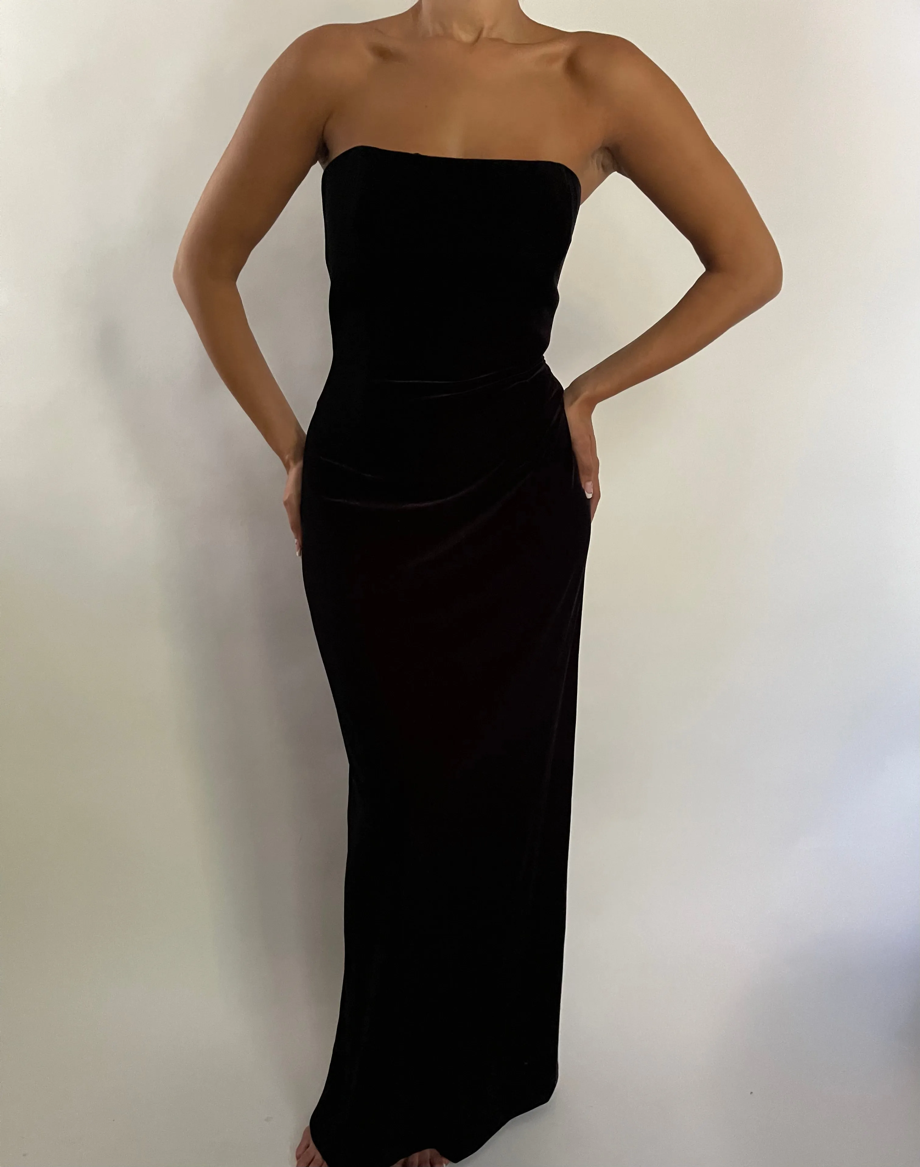 BLACK VELVET STRAPLESS GOWN - SIZE M