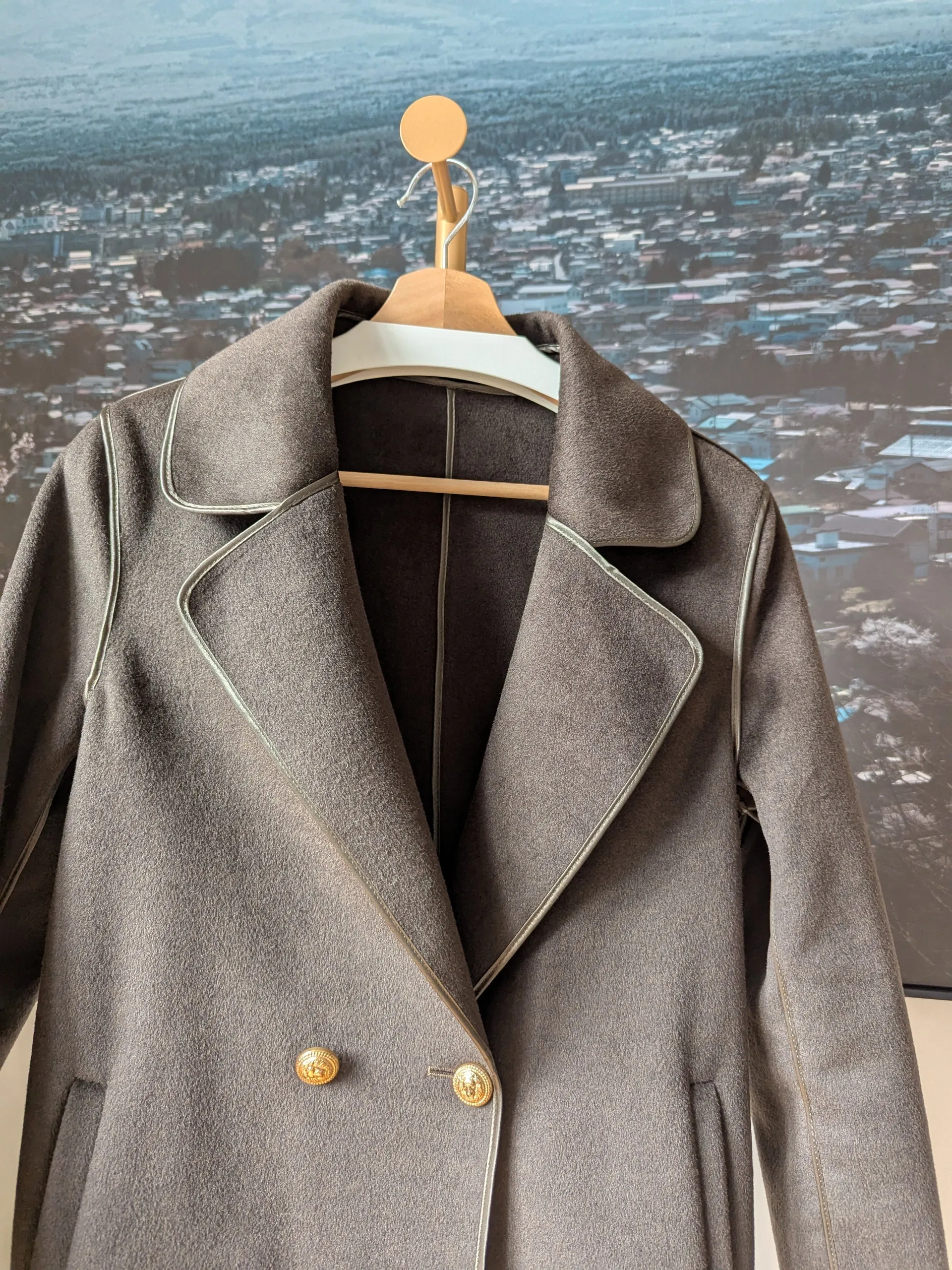 Brand New Wool Coat Size 6-8 FREE SHIPPING High Quality Wool 163