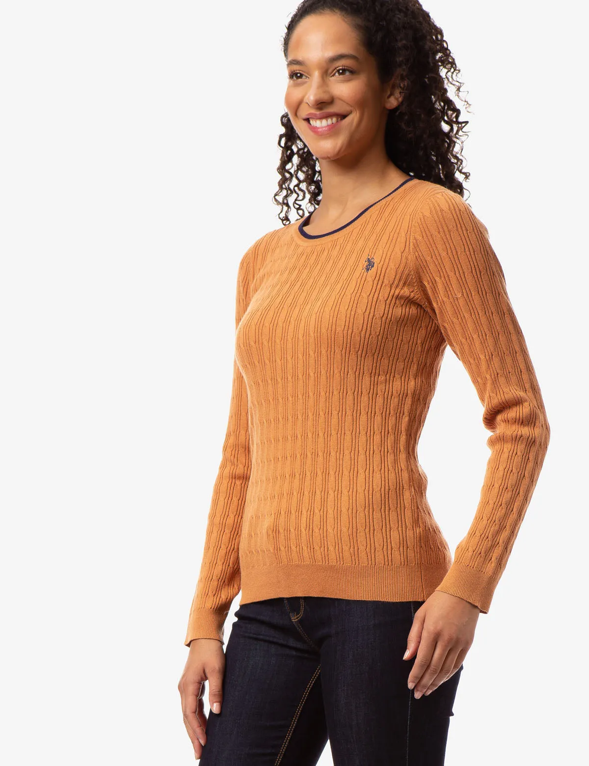 CABLE KNIT CREW NECK SWEATER