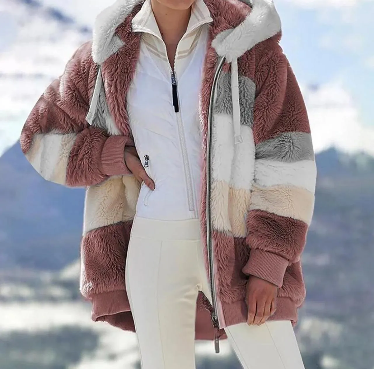 Coat lined with contrast