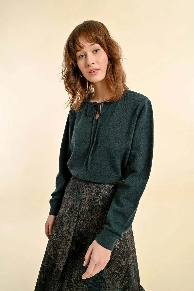 FINE KNIT SWEATER, TIE COLLAR