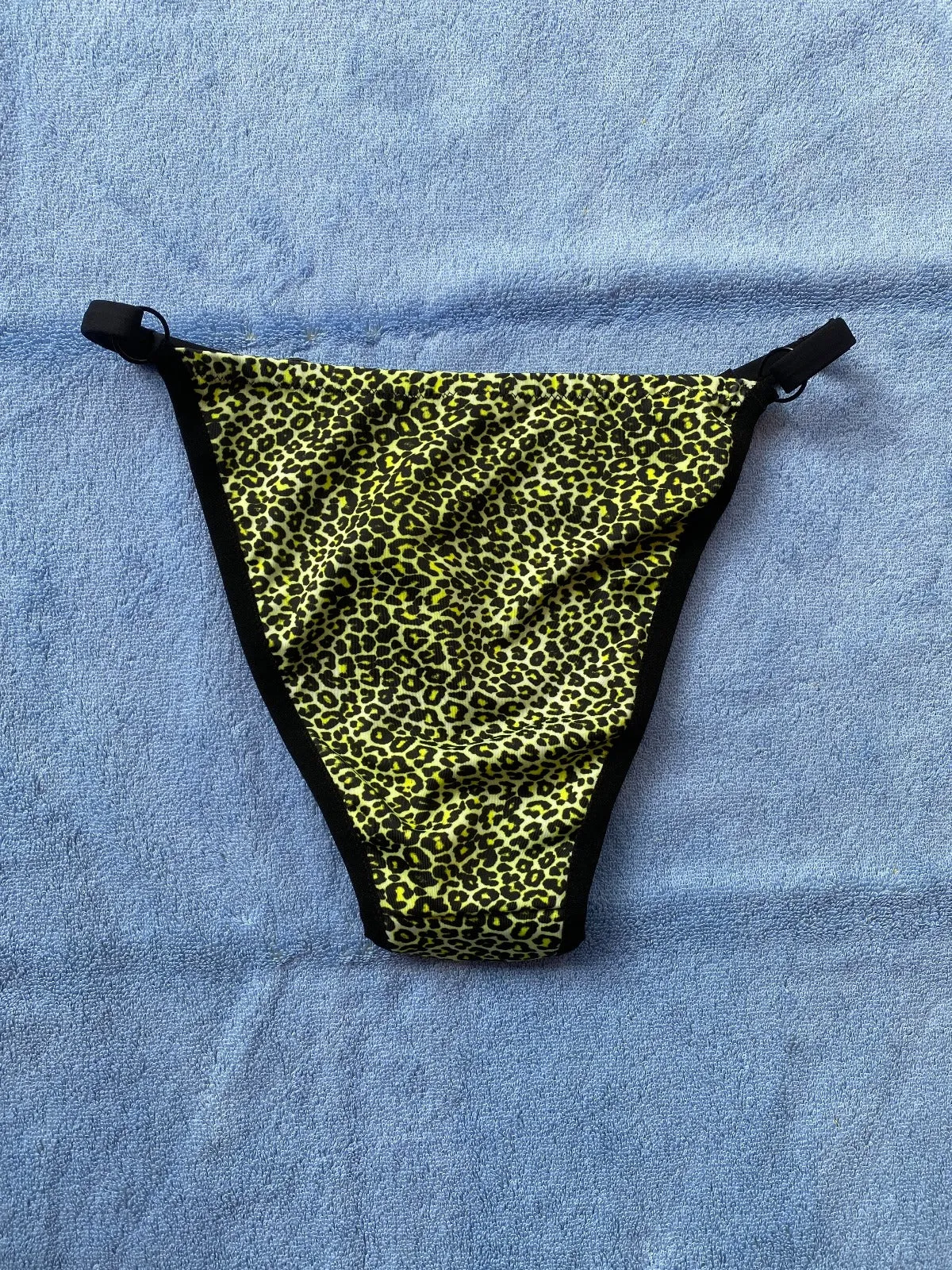 Kayleigh Peddie: Romi Bikini Bottom - Green Leopard