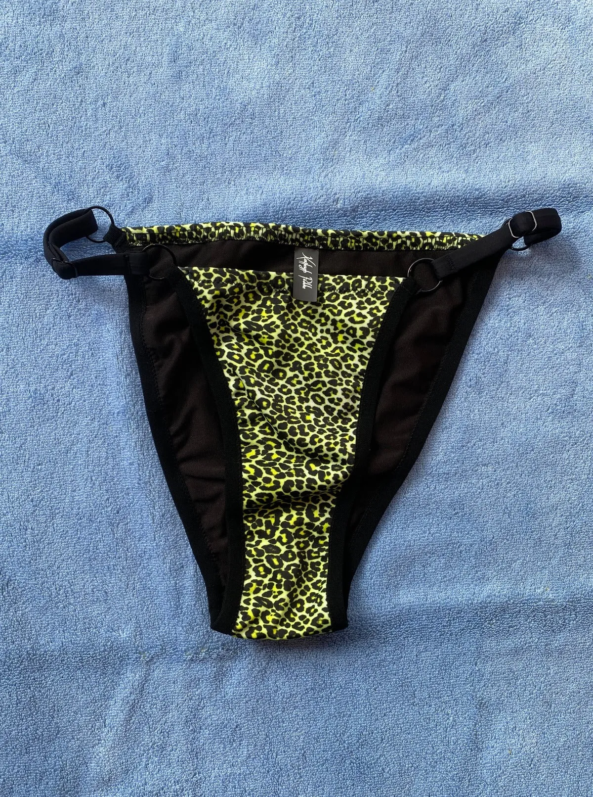Kayleigh Peddie: Romi Bikini Bottom - Green Leopard