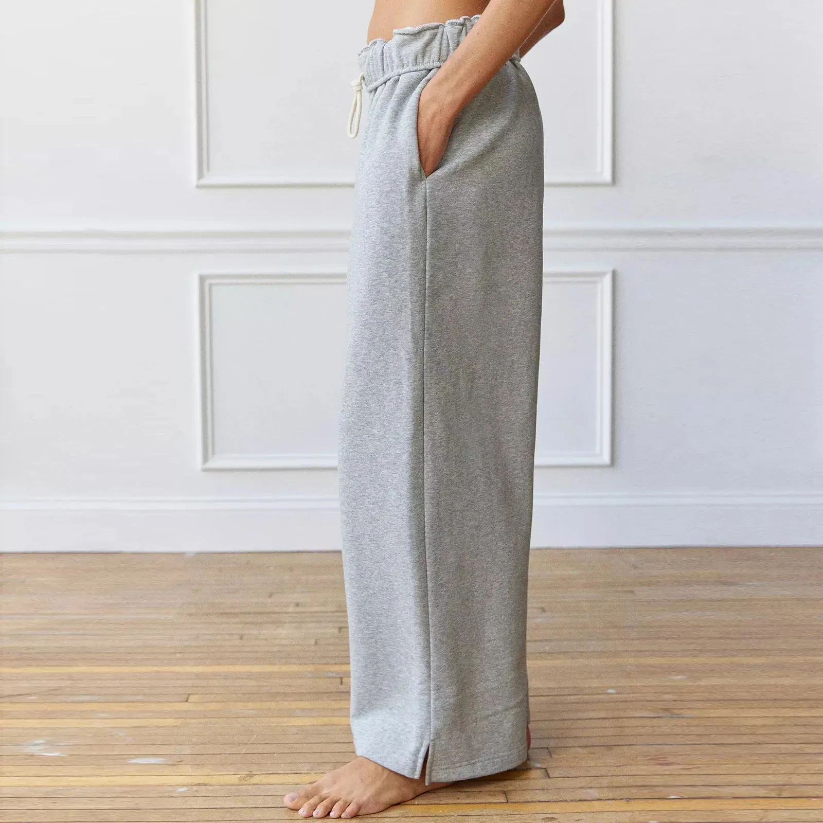 Mid-Rise Wide-Leg Pant
Regular