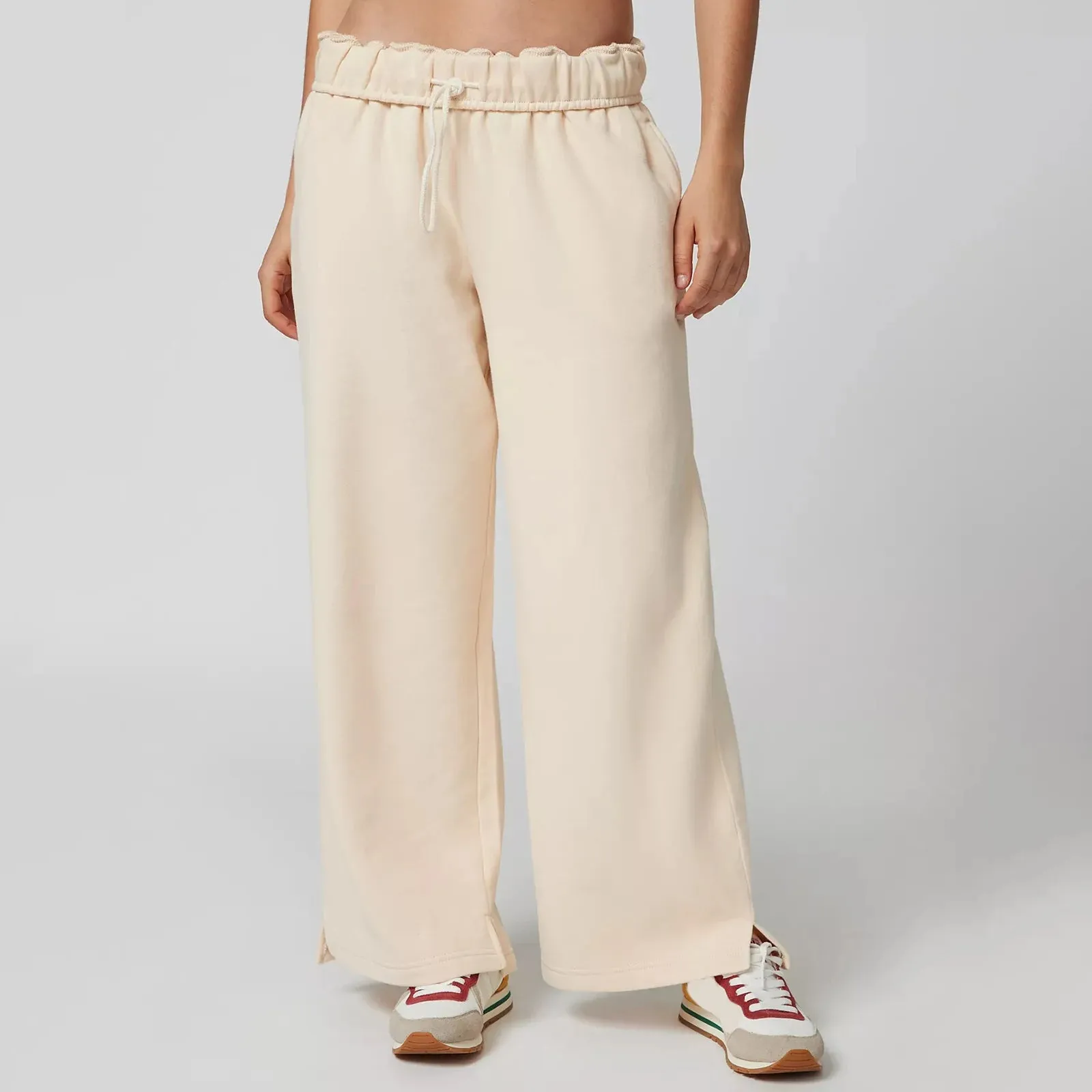 Mid-Rise Wide-Leg Pant
Regular