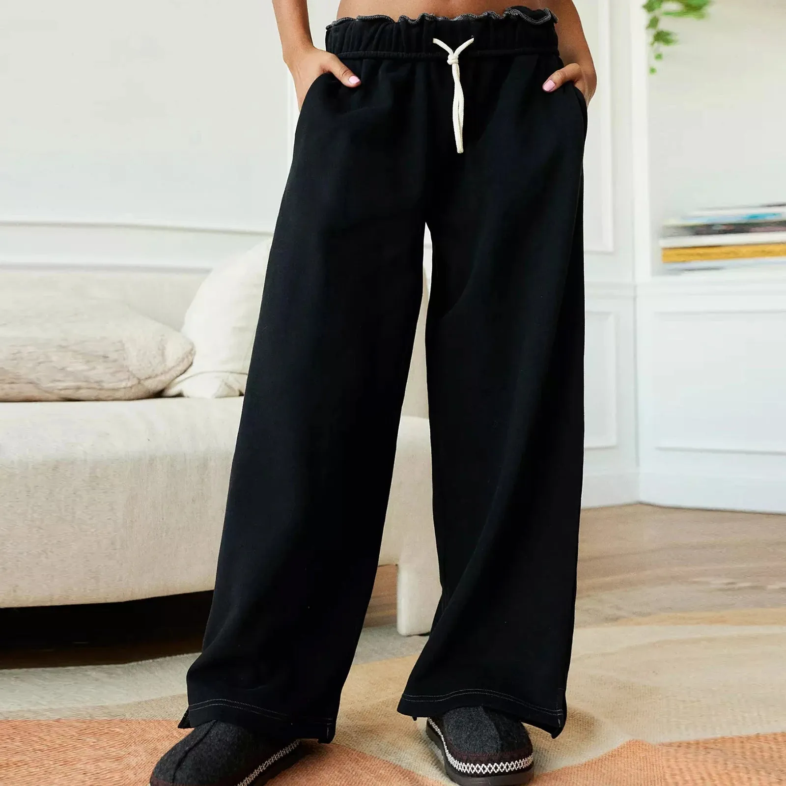 Mid-Rise Wide-Leg Pant
Regular