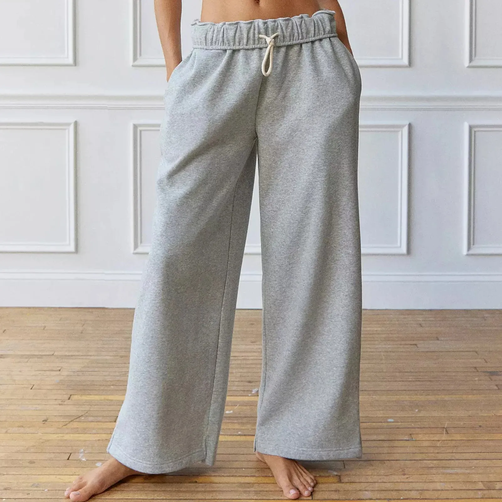 Mid-Rise Wide-Leg Pant
Regular