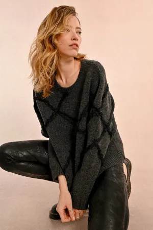 OVERSIZED SWEATER WITH RUFFLES AND LACE