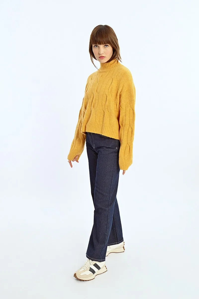 SOFT KNIT CABLE SWEATER