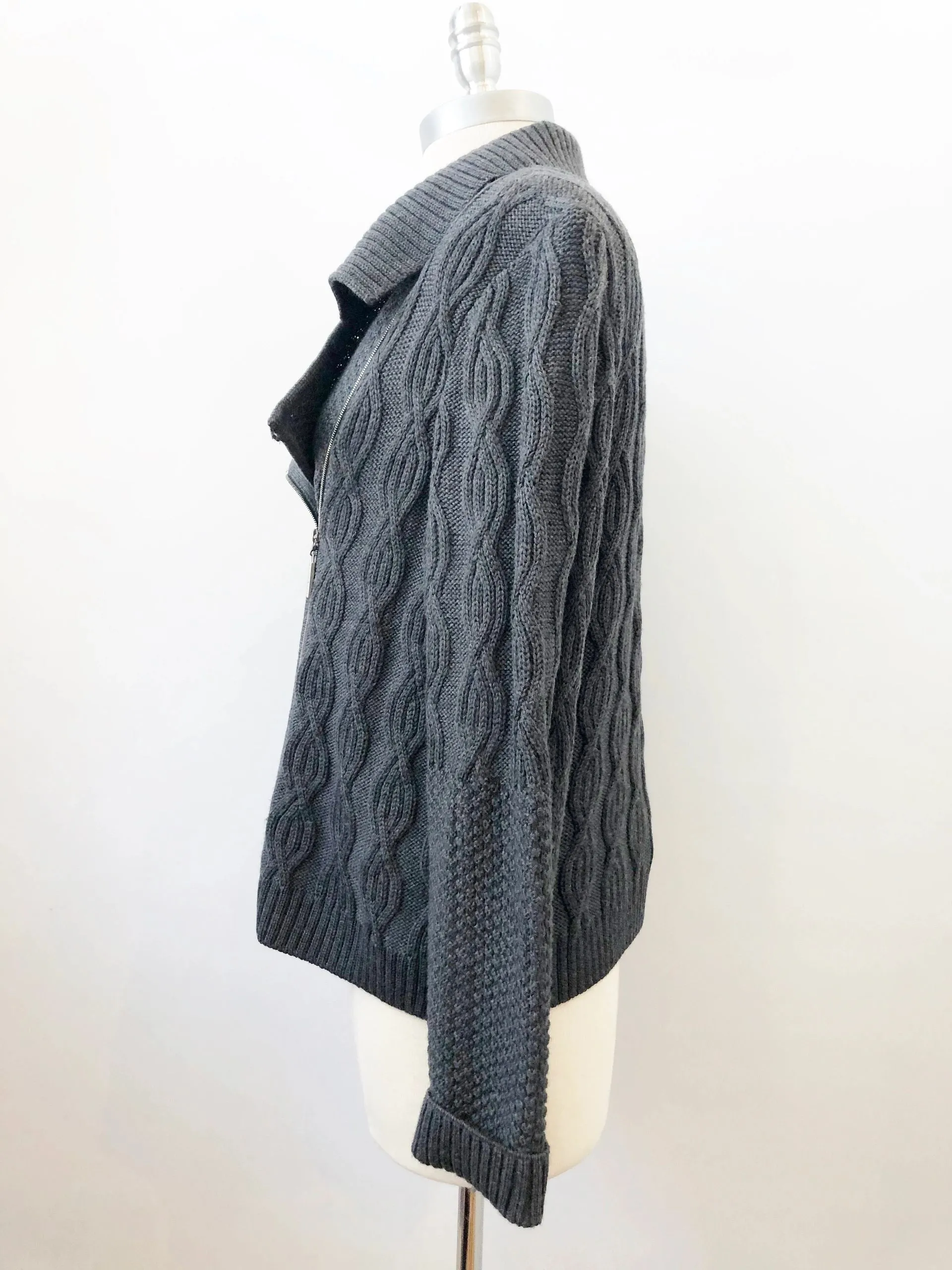 St. John 2-Piece Sweater Set Size S/M