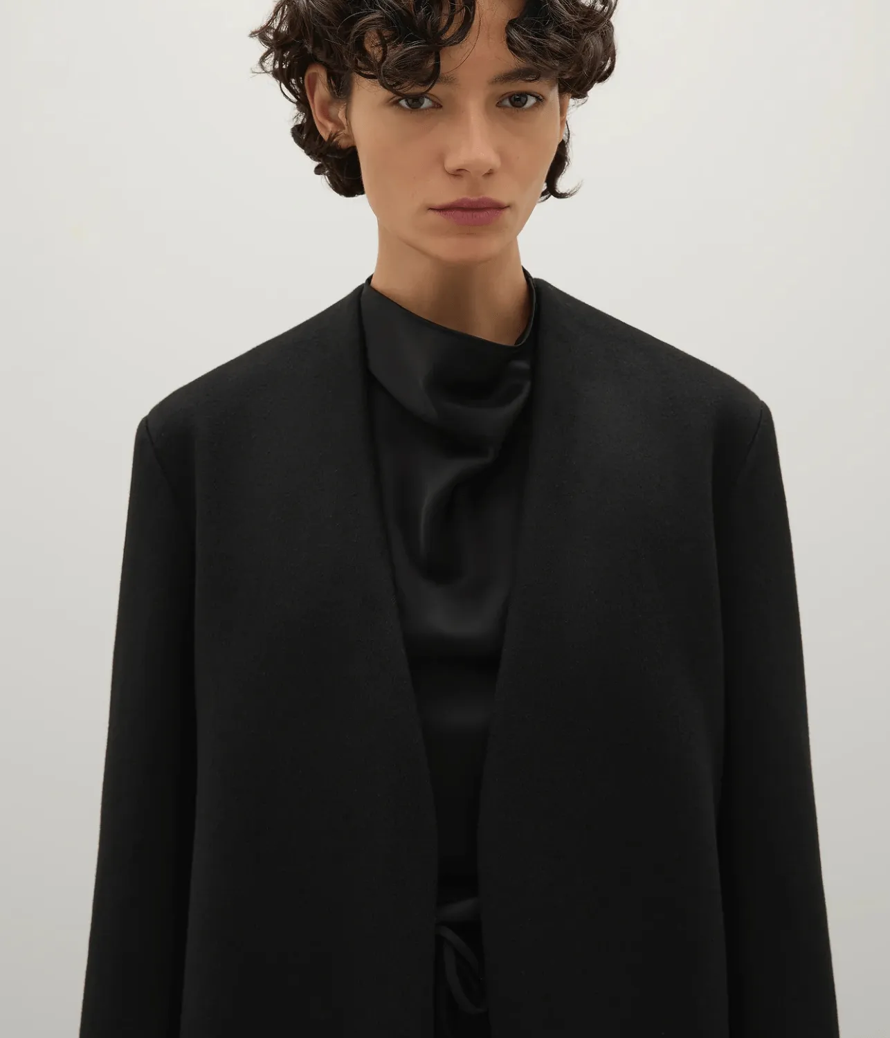 THE VERONIQUE COAT