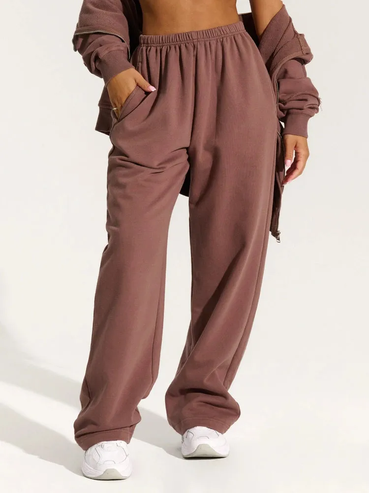 Wide-Leg Sweatpant