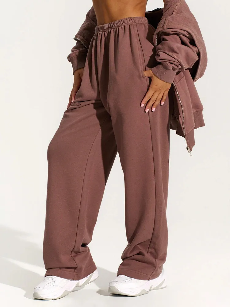 Wide-Leg Sweatpant